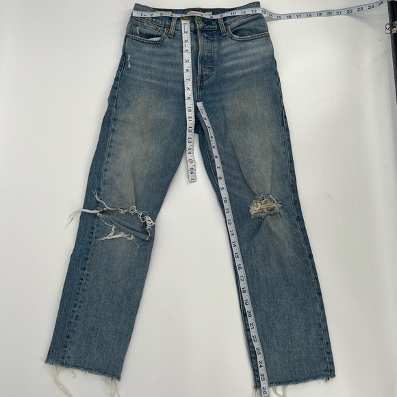 Levi's Wedgie Straight Distressed Rough Hem Button Fly Jeans Size 25 Women’s - Picture 5 of 9